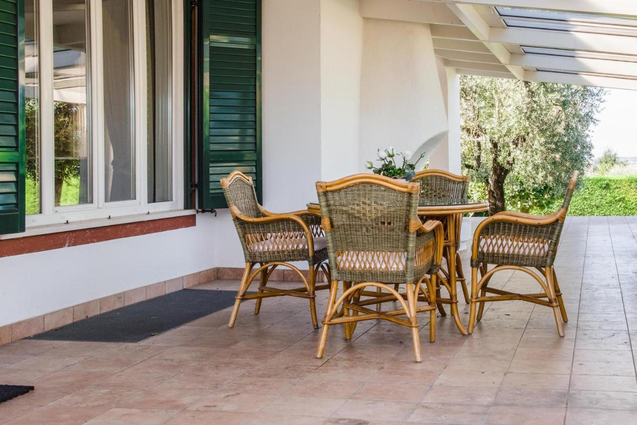 Villa Carini With 3000 Mq Garden & Heated Pool Castelnuovo del Garda Bagian luar foto