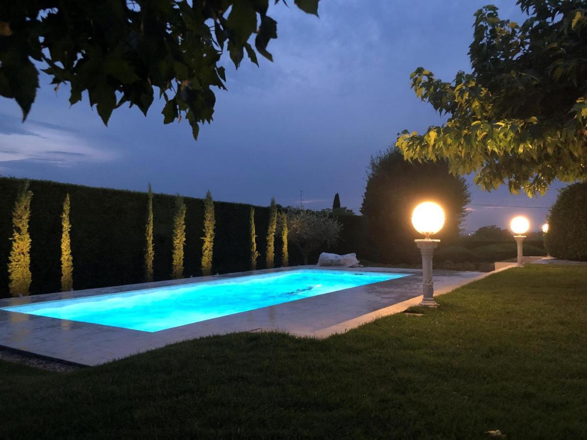 Villa Carini With 3000 Mq Garden & Heated Pool Castelnuovo del Garda Bagian luar foto