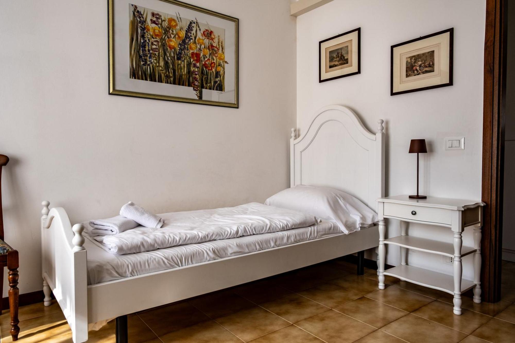 Villa Carini With 3000 Mq Garden & Heated Pool Castelnuovo del Garda Bagian luar foto