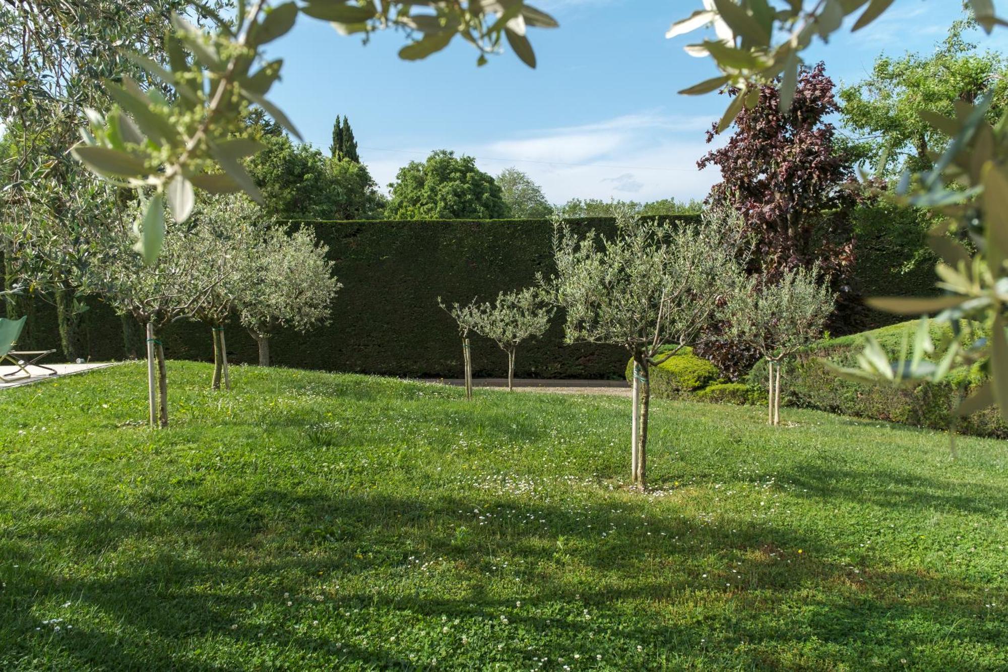 Villa Carini With 3000 Mq Garden & Heated Pool Castelnuovo del Garda Bagian luar foto