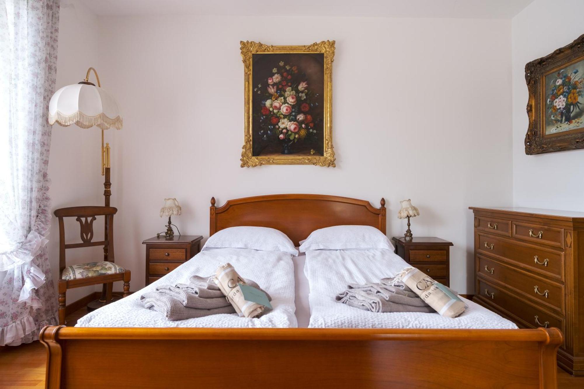 Villa Carini With 3000 Mq Garden & Heated Pool Castelnuovo del Garda Bagian luar foto