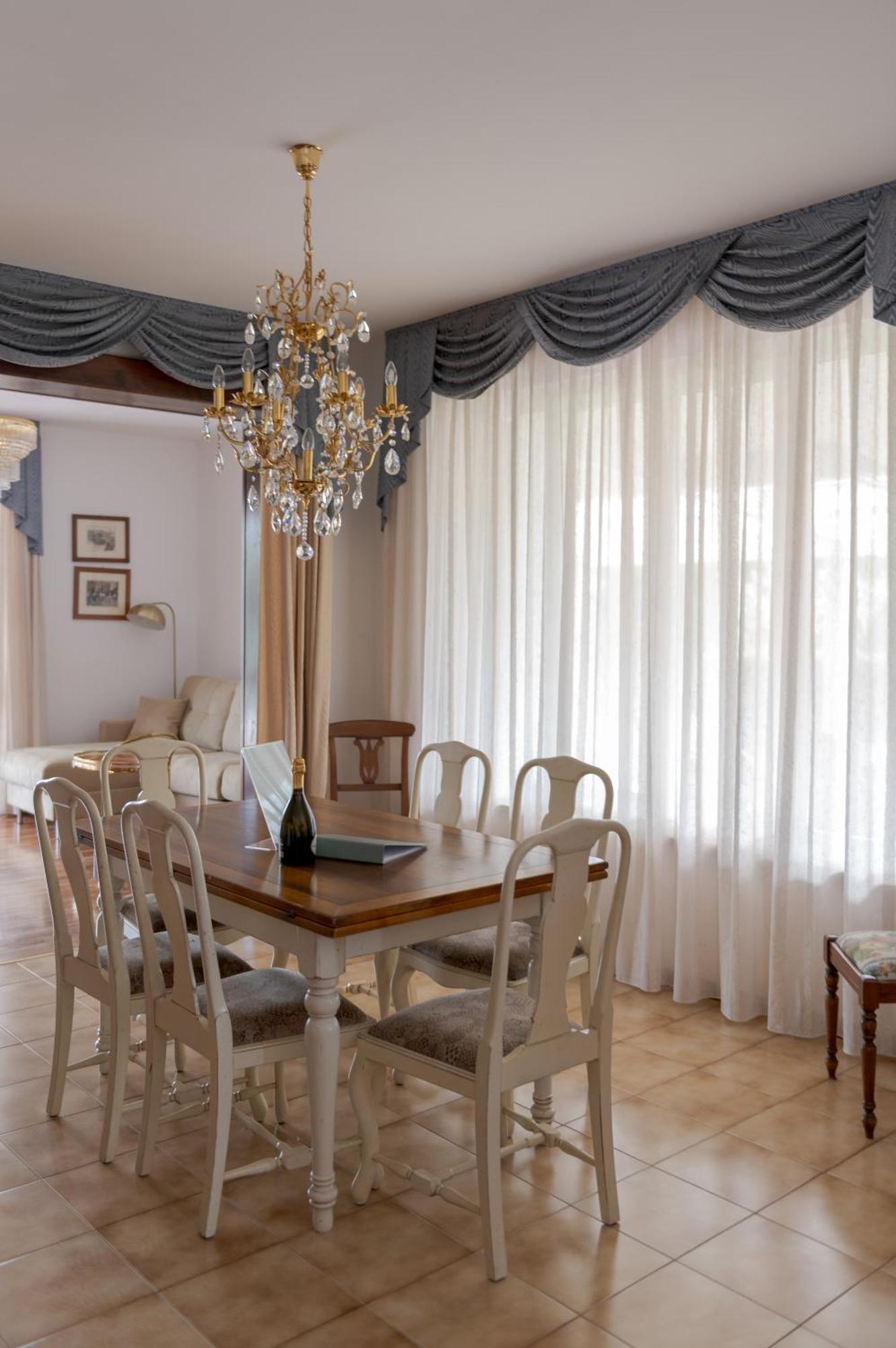 Villa Carini With 3000 Mq Garden & Heated Pool Castelnuovo del Garda Bagian luar foto